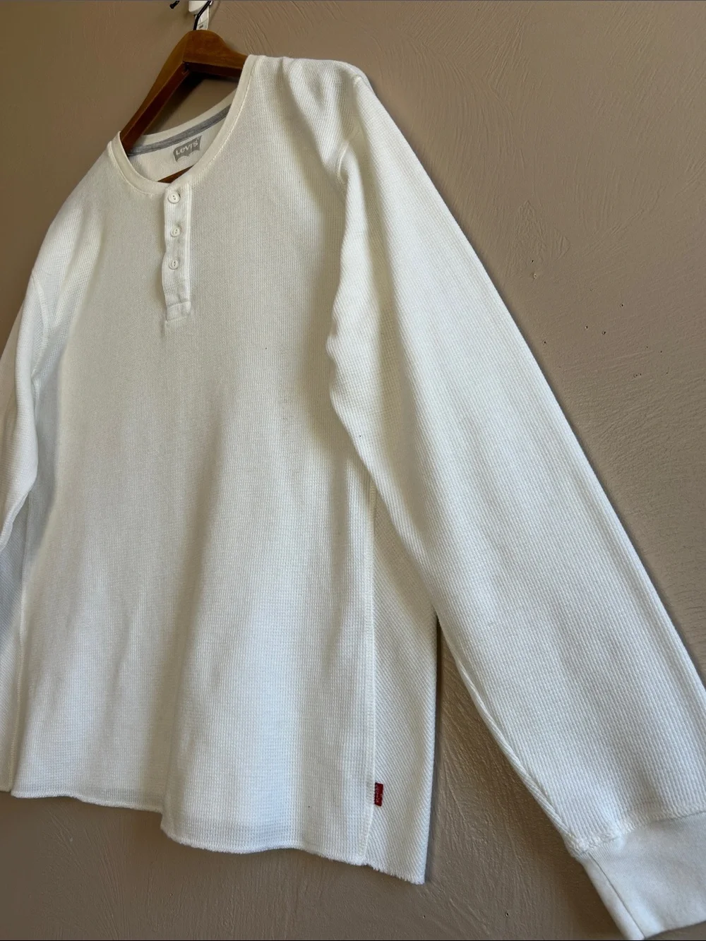 Levi’s Men's White Long-Sleeve Dry Good Henley Shirt Waffle Knit Texture Size XL